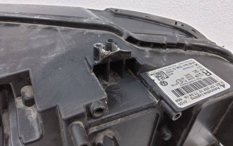 Фара правая