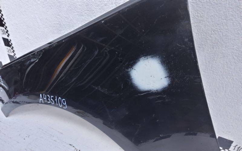 Крыло переднее левое