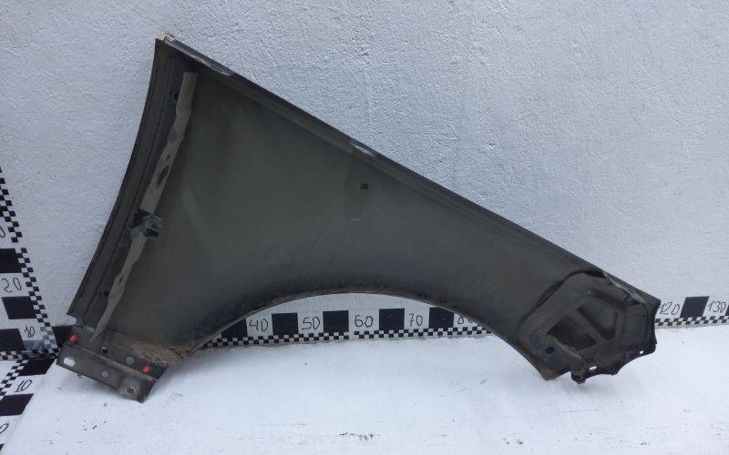 Крыло переднее левое