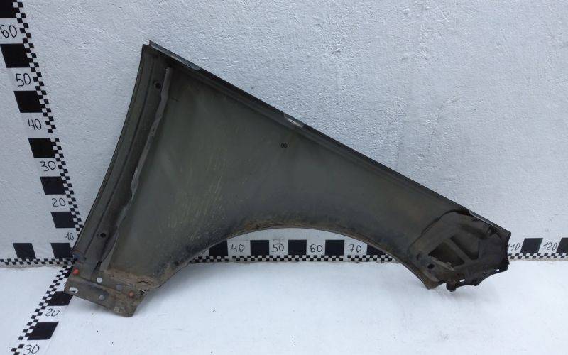 Крыло переднее левое