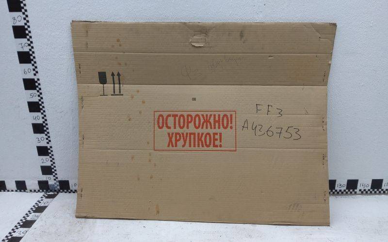 Стекло двери передней левой