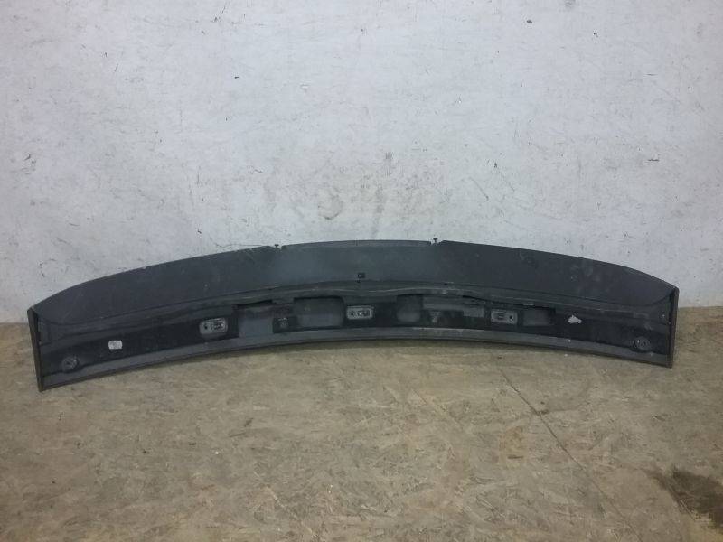 Спойлер (дефлектор) крышки багажника