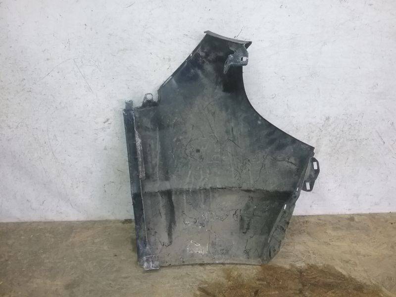 Крыло переднее левое