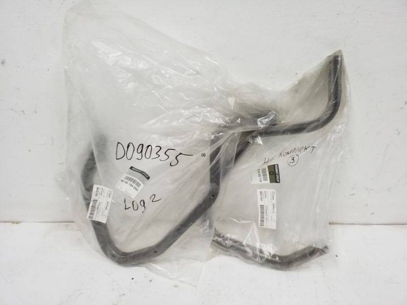 Петля крышки багажника