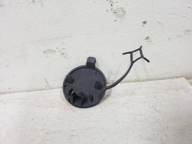 Заглушка буксировочного крюка