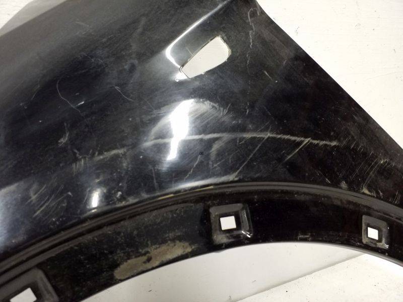 Крыло переднее левое