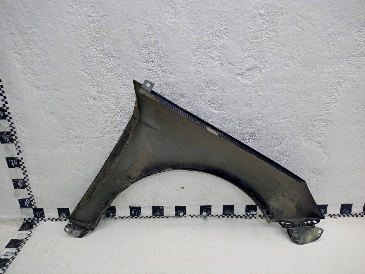 Крыло переднее левое