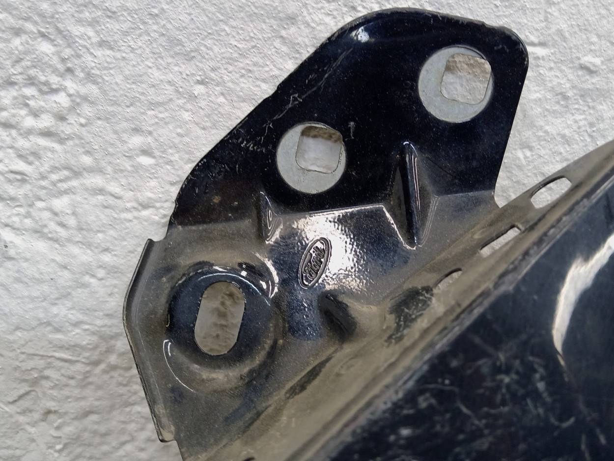 Крыло переднее левое