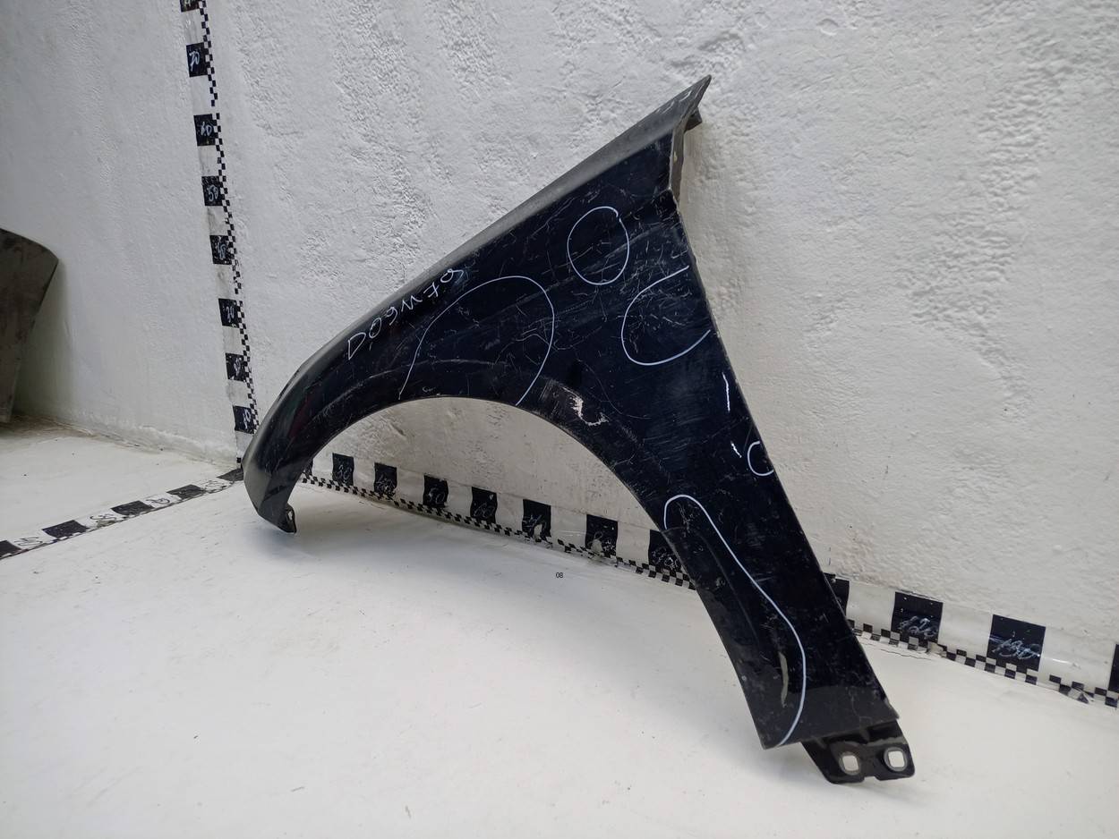 Крыло переднее левое