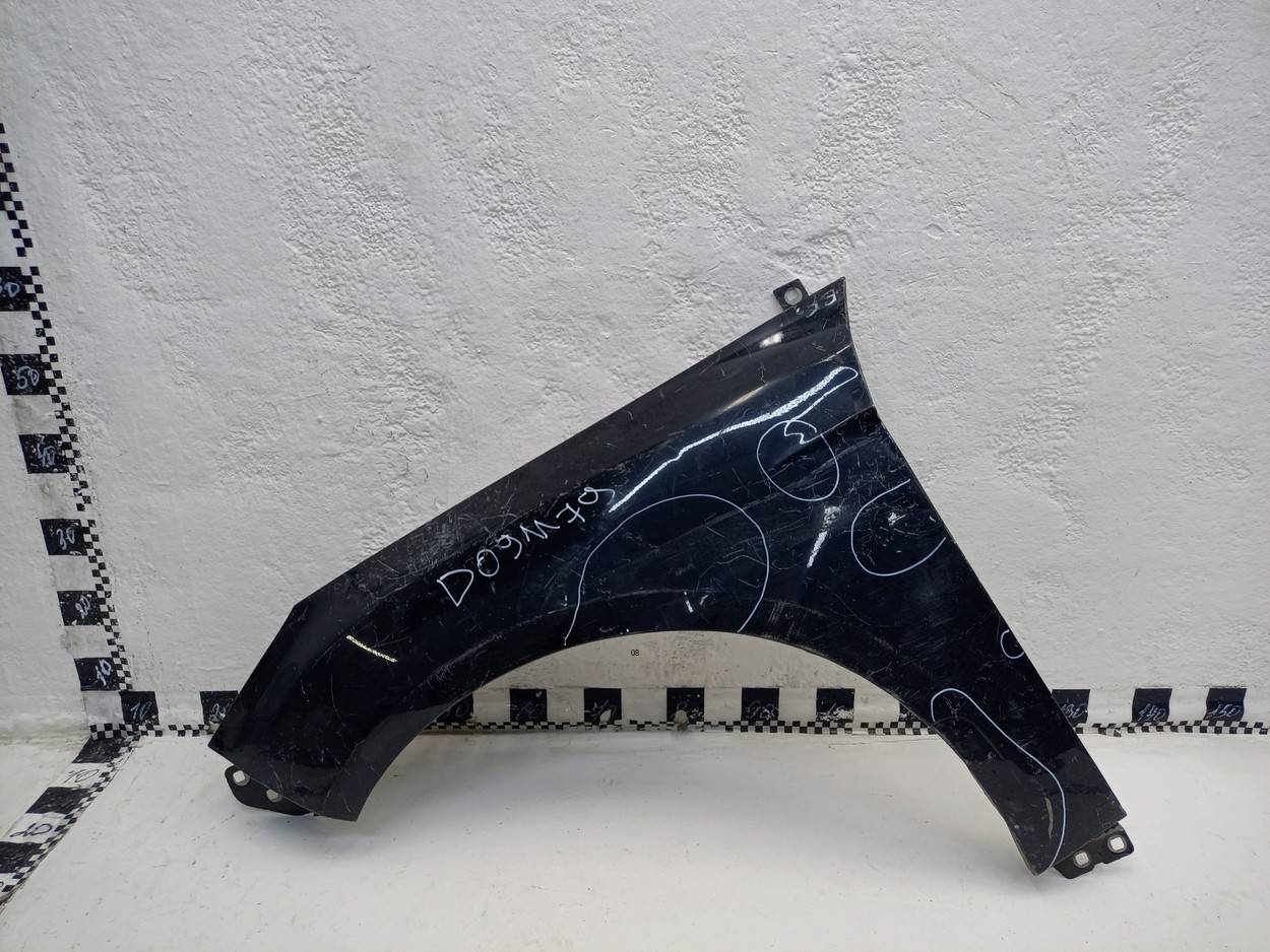 Крыло переднее левое