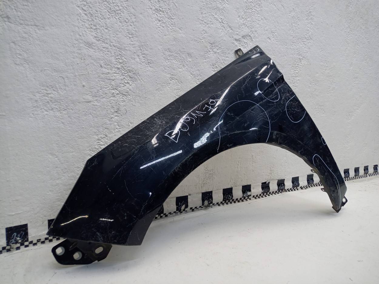 Крыло переднее левое