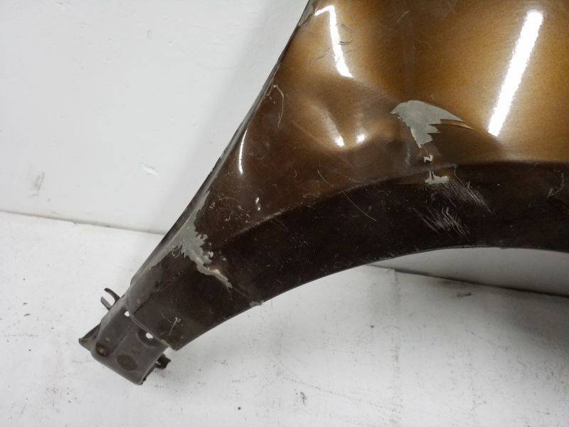 Крыло переднее правое