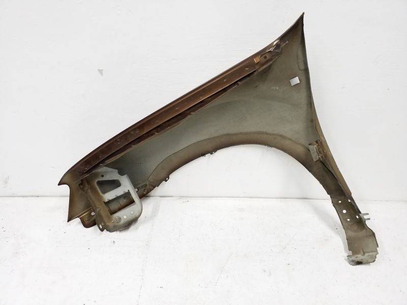 Крыло переднее правое