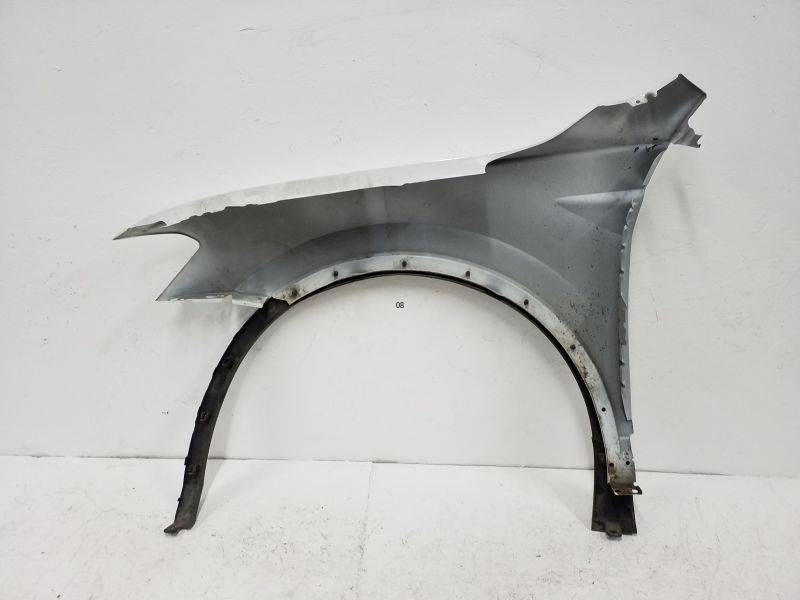 Крыло переднее правое