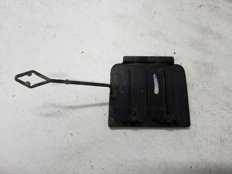 Заглушка буксировочного крюка