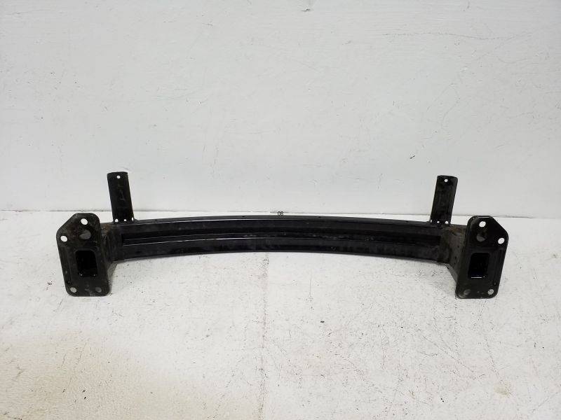 Усилитель переднего бампера