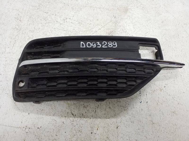 Заглушка бампера правая