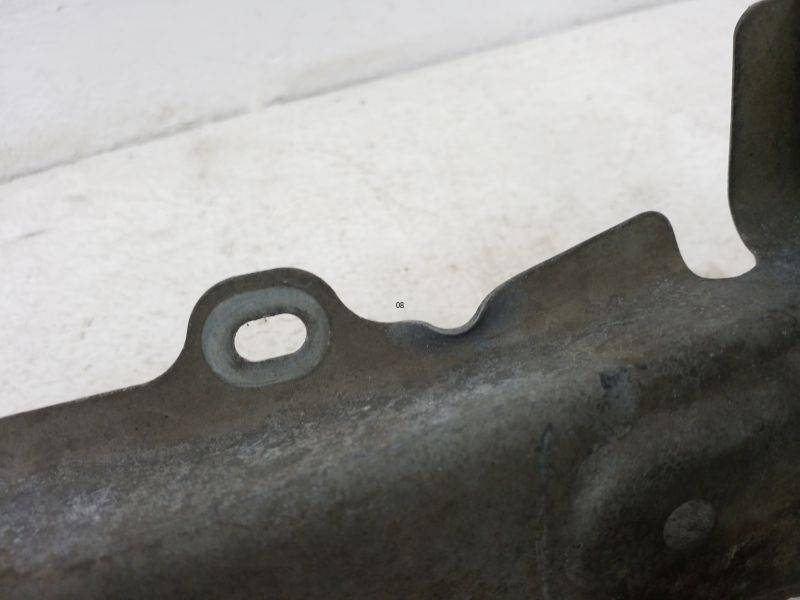 Усилитель переднего бампера