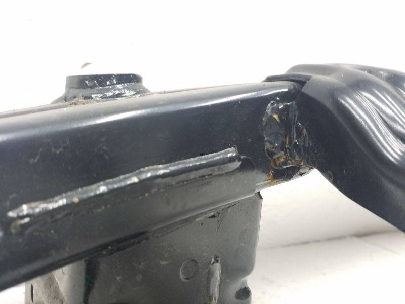 Усилитель переднего бампера