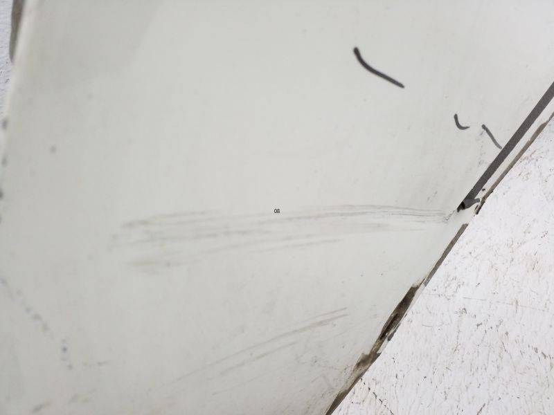 Крыло переднее правое