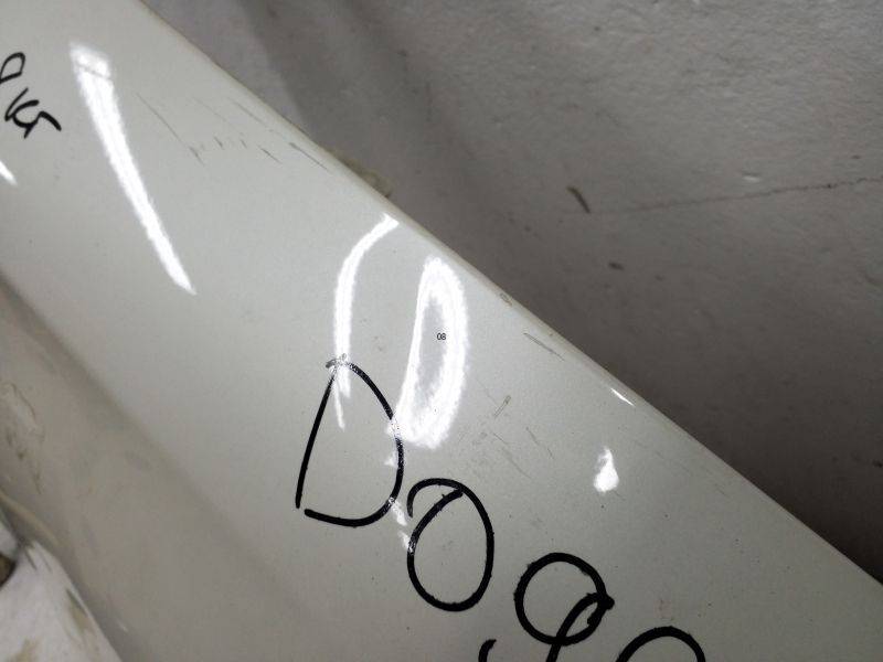 Крыло переднее правое