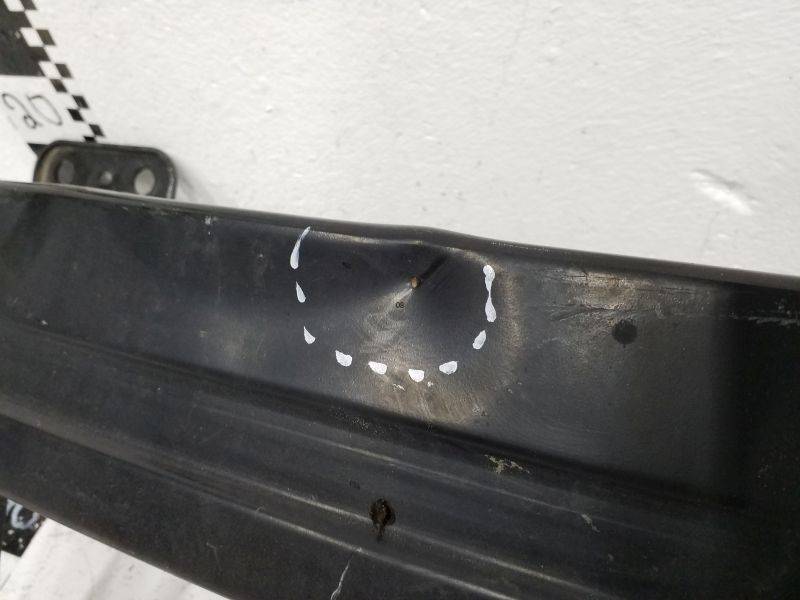 Усилитель переднего бампера