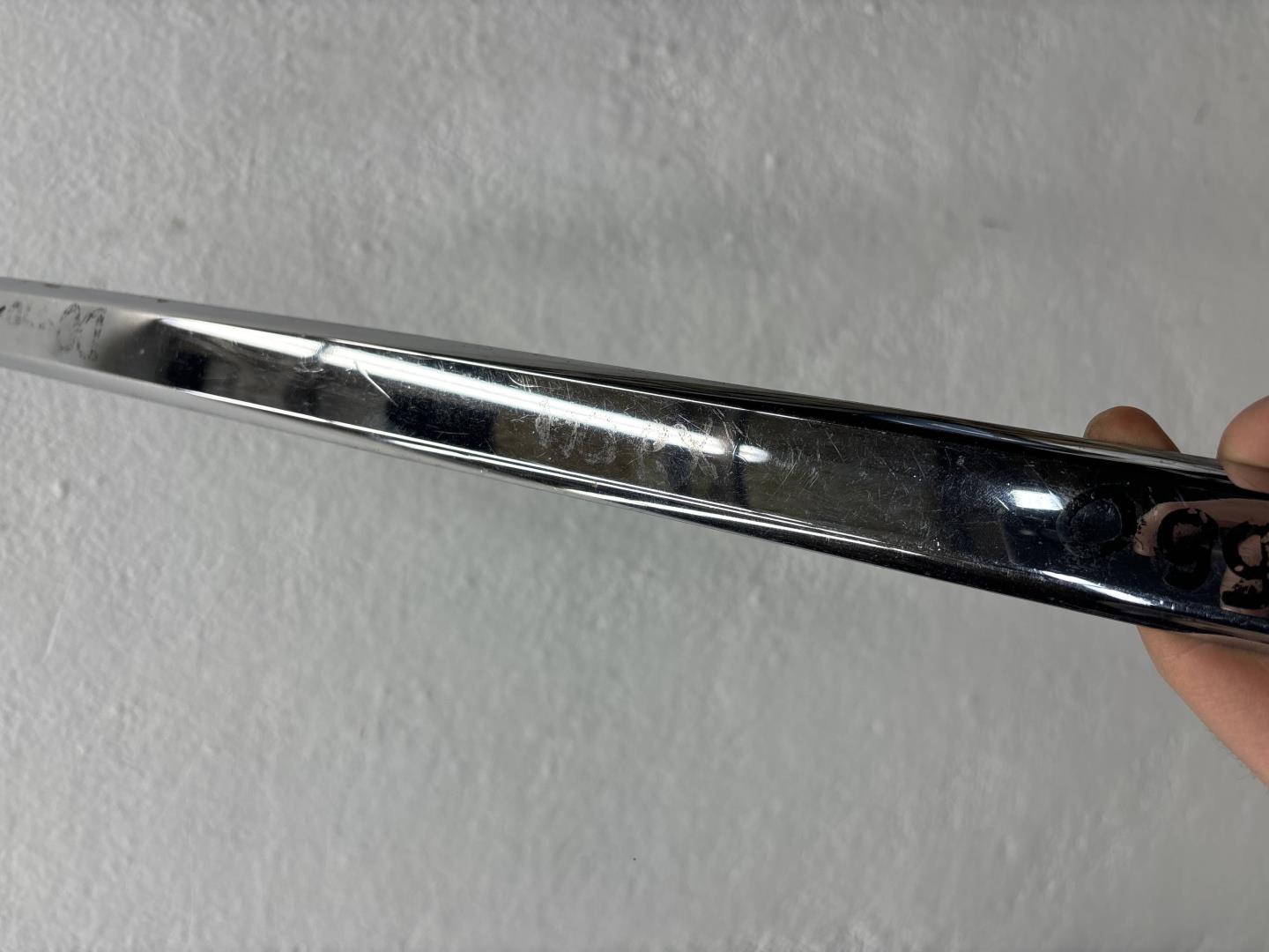 Молдинг задней правой двери