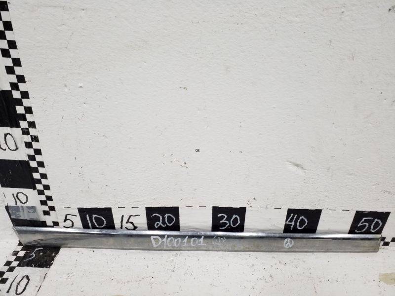 Молдинг задней правой двери