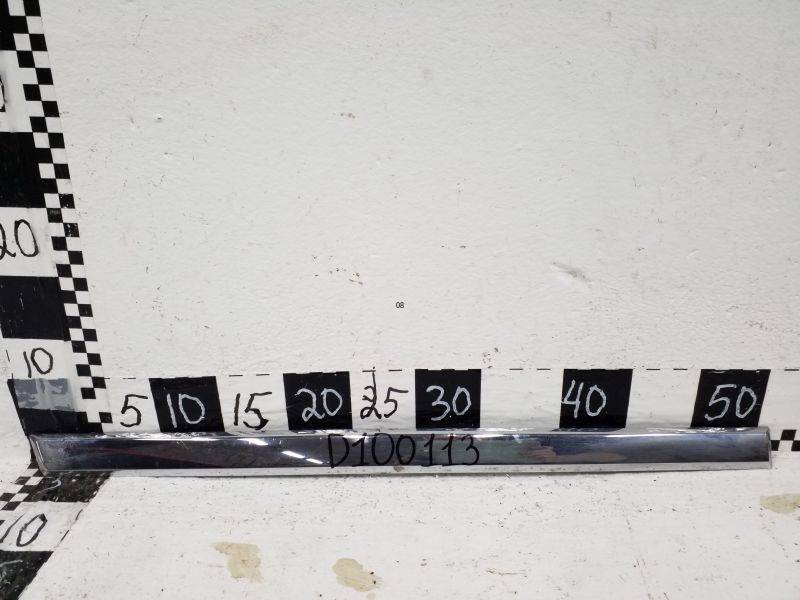 Молдинг задней правой двери