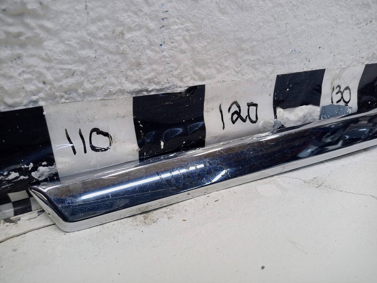 Молдинг задней правой двери