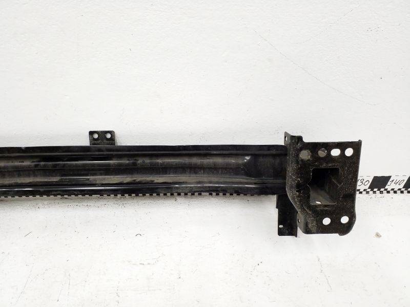 Усилитель переднего бампера