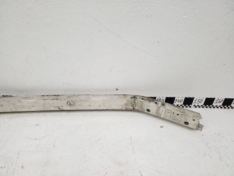 Усилитель переднего бампера