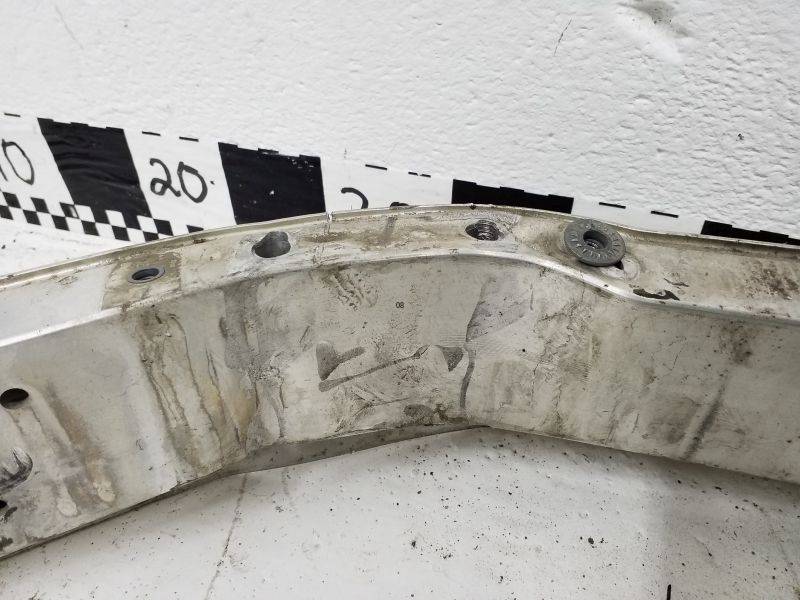 Усилитель переднего бампера