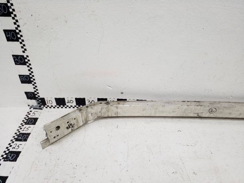 Усилитель переднего бампера