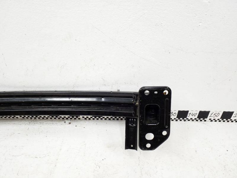 Усилитель переднего бампера