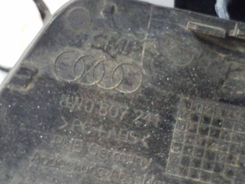 Заглушка буксировочного крюка