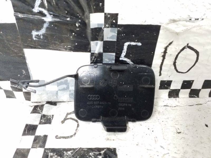 Заглушка буксировочного крюка