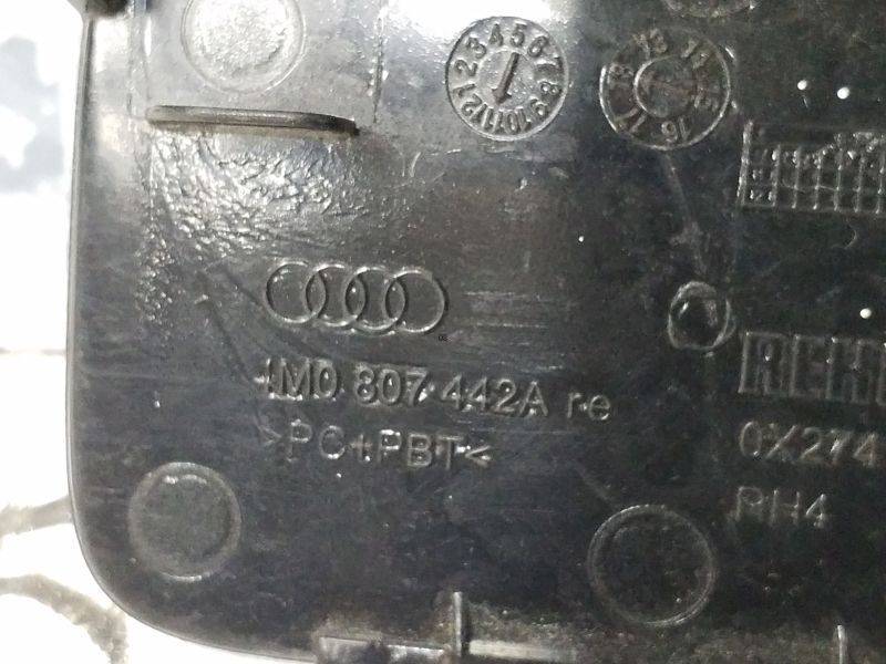 Заглушка буксировочного крюка