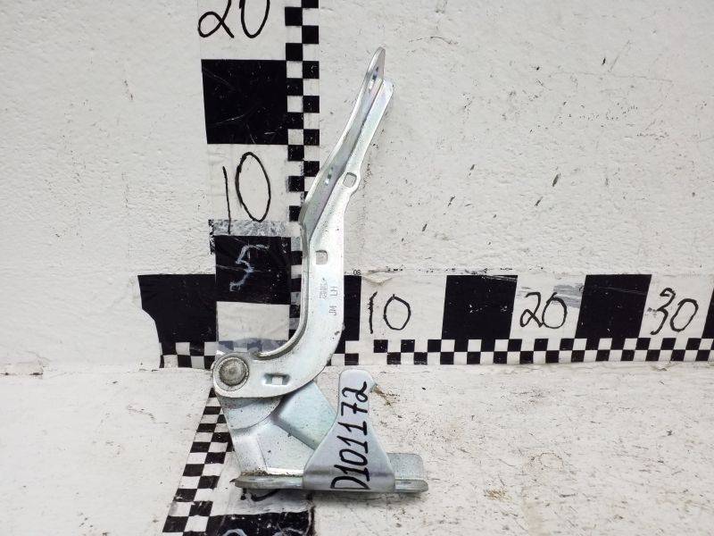 Петля капота левая