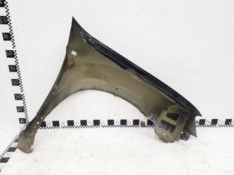 Крыло переднее левое