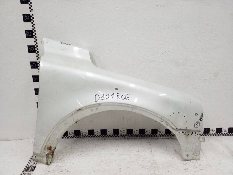 Крыло переднее правое