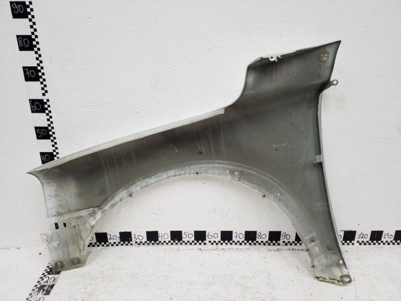 Крыло переднее правое