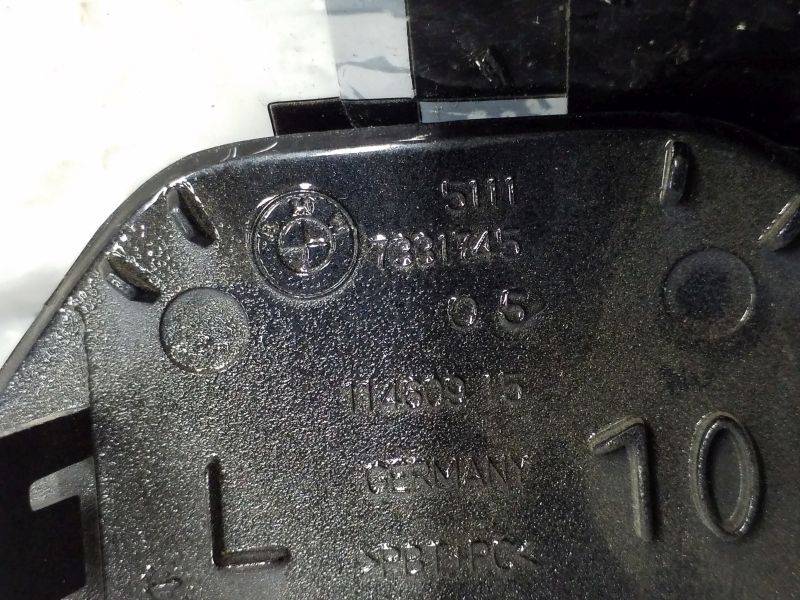 Крышка форсунки омывателя фар