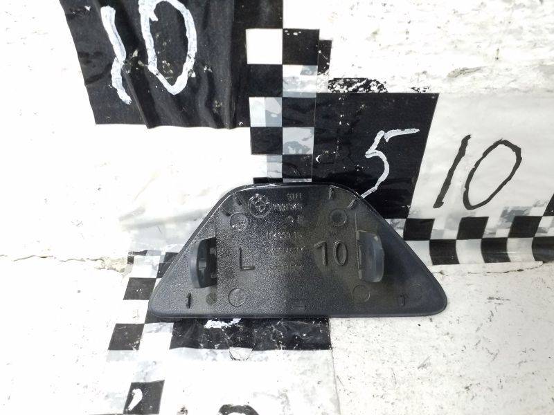 Крышка форсунки омывателя фар