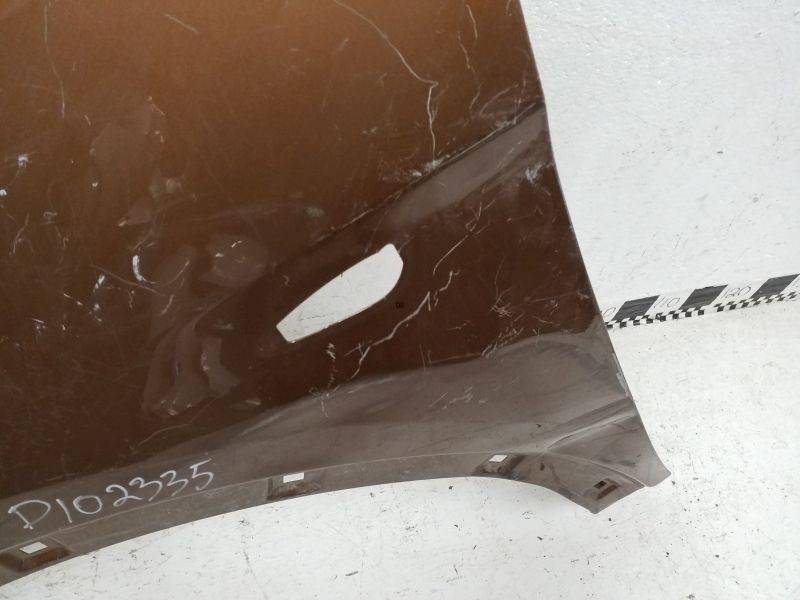 Крыло переднее левое