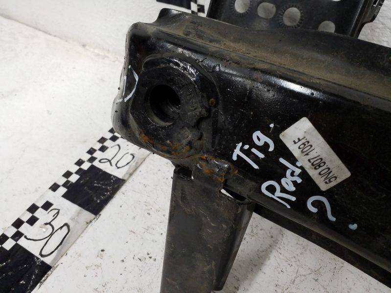 Усилитель переднего бампера