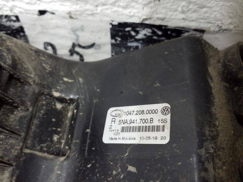 Фара противотуманная правая