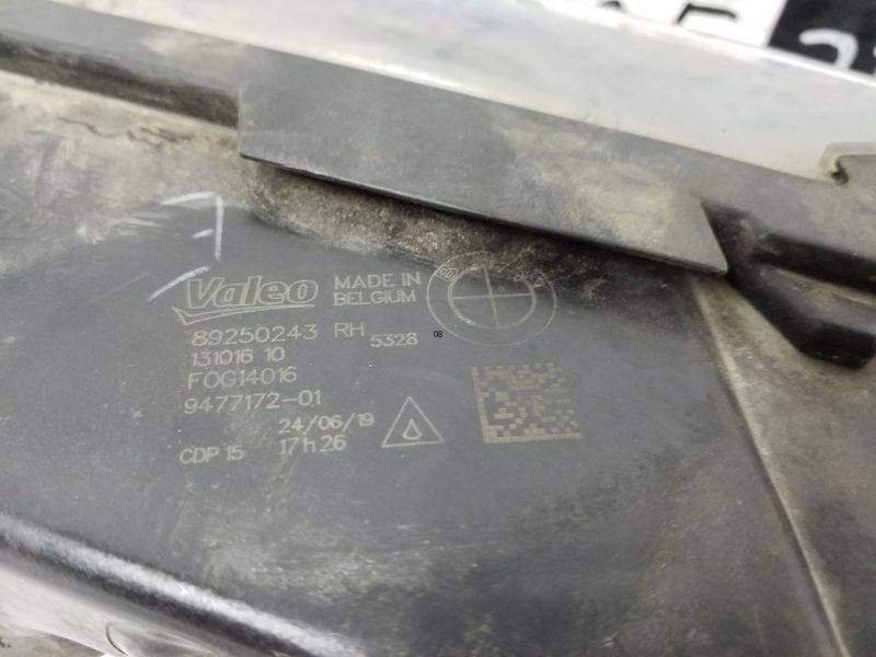 Фара противотуманная правая