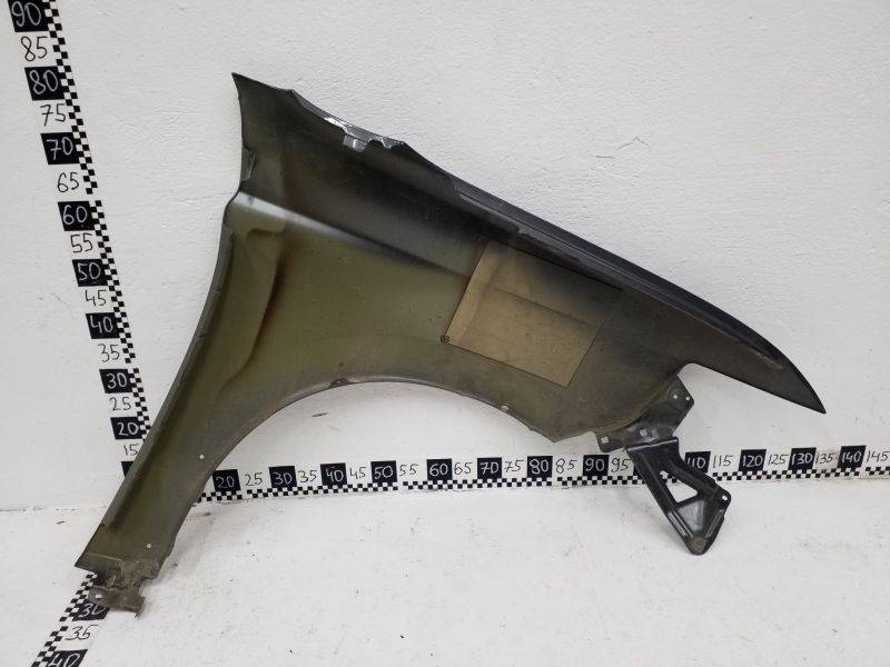 Крыло переднее левое