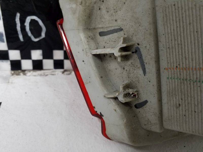 Фонарь задний в бампер левый